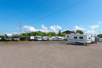 Storage Units at Depotium Mini Entrepôt - Longueuil - 1819 Rue Montcalm, Saint-Hubert, QC